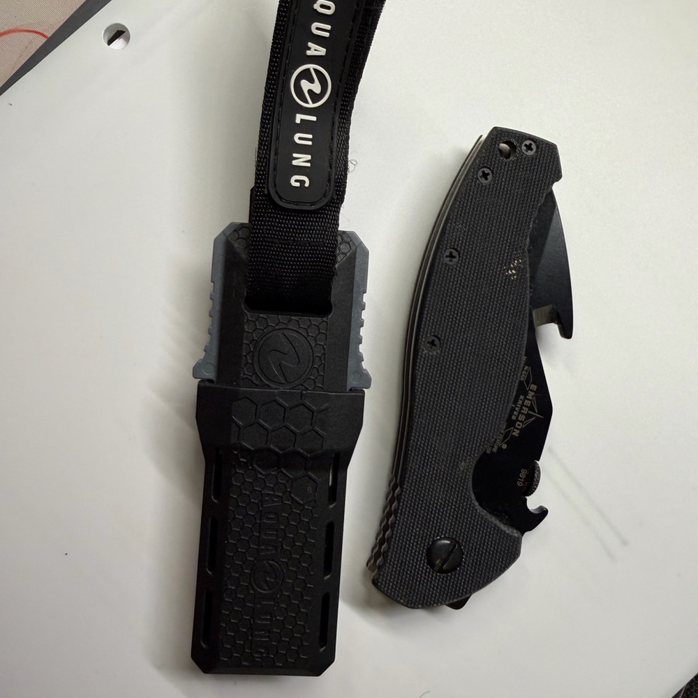 Selling two dive knives